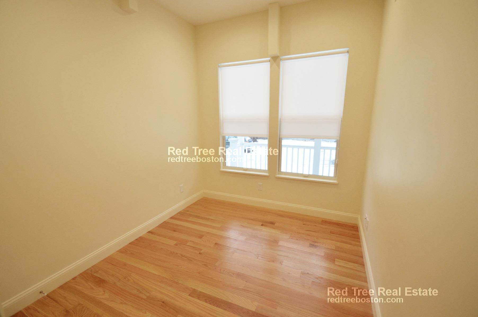 Building Photo - 379 Harvard St