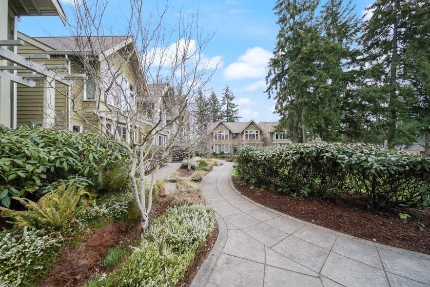 Building Photo - Camelia