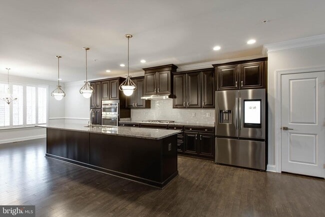 Building Photo - 8526 Pine Springs Dr