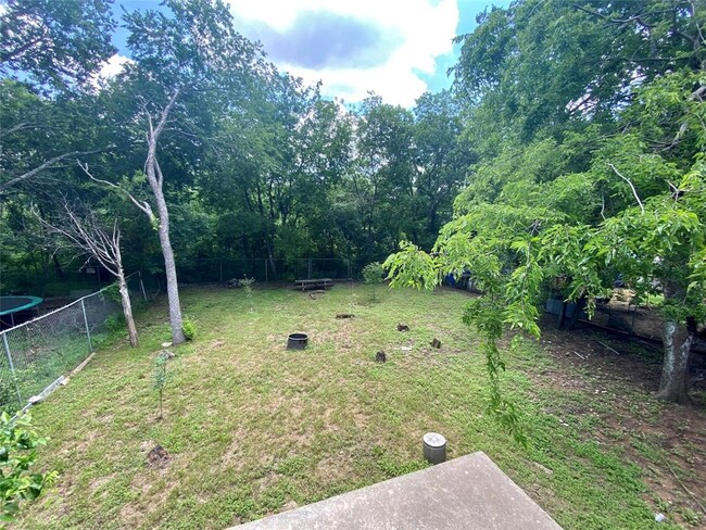 Building Photo - 5710 Lark Creek Dr