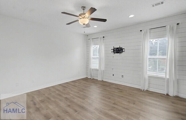 Building Photo - 206 Farnsworth Trl
