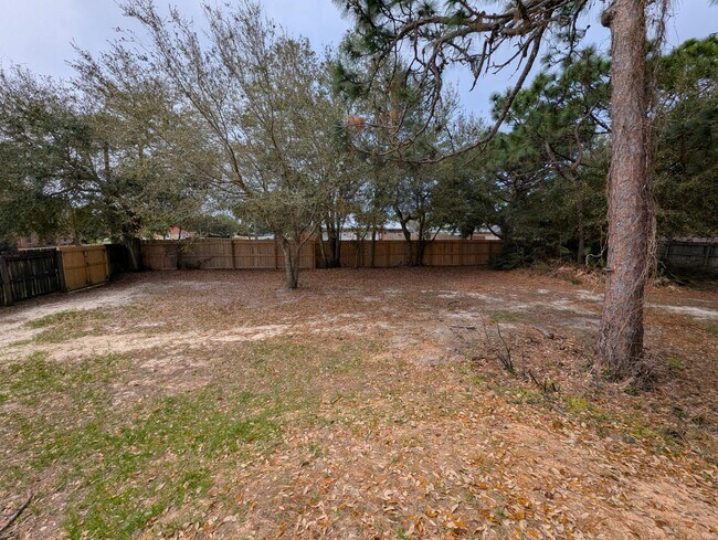 Building Photo - 1909 Sunrise Dr