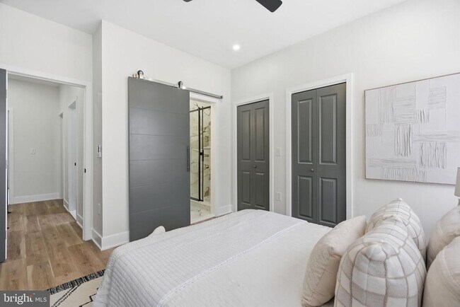 Building Photo - 512 S Yewdall St