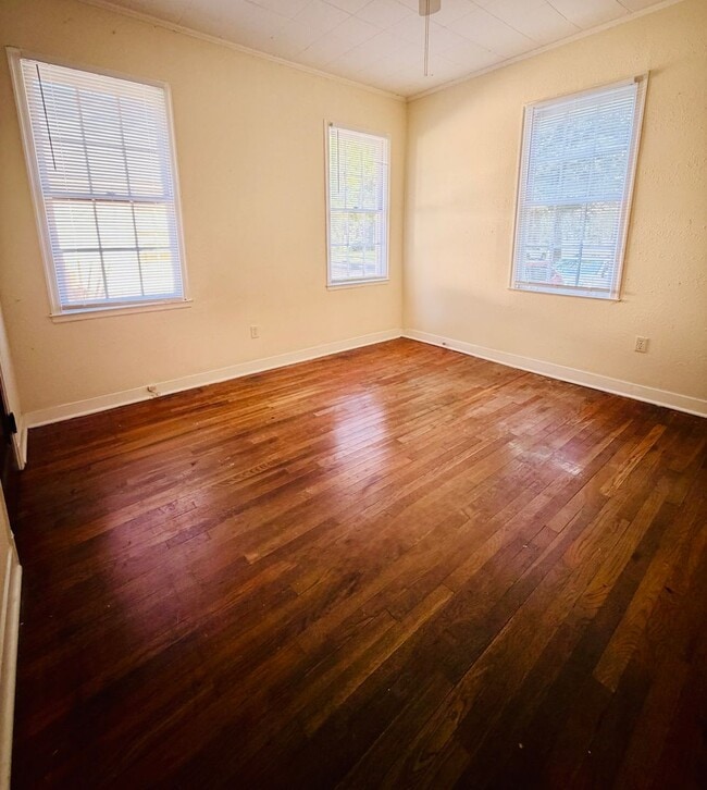 Building Photo - 2500 Louisiana Ave