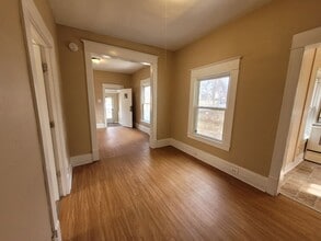 Building Photo - Two Bedroom Home with Washer/Dryer