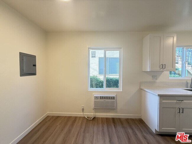 Building Photo - 1314 10th St