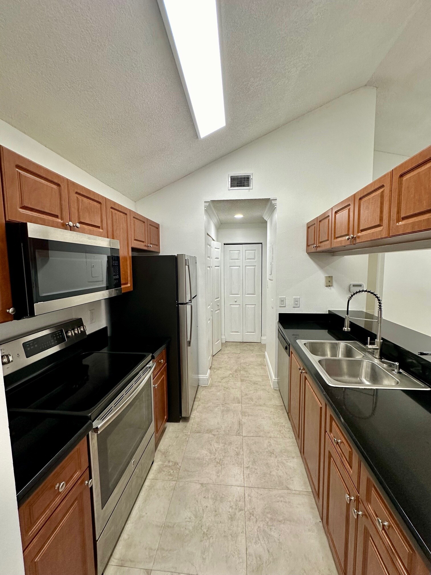 Building Photo - 10521 SW 158th Ct