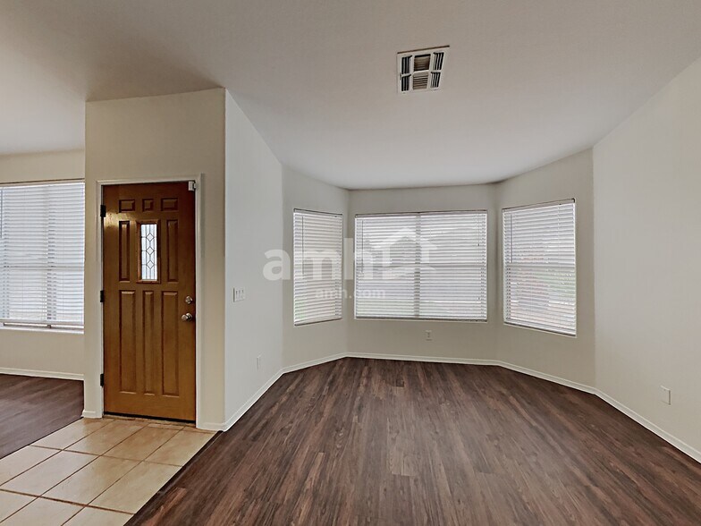 Building Photo - 12723 W Edgemont Ave