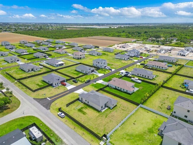 Building Photo - 32206 SW 196th Ave