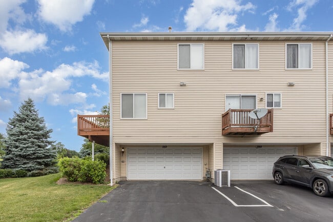 Building Photo - 562 Lincoln Station Dr