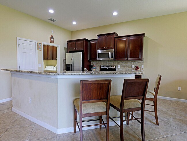 Building Photo - Emerson Square 5722