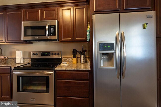 Building Photo - 313 Frederick St