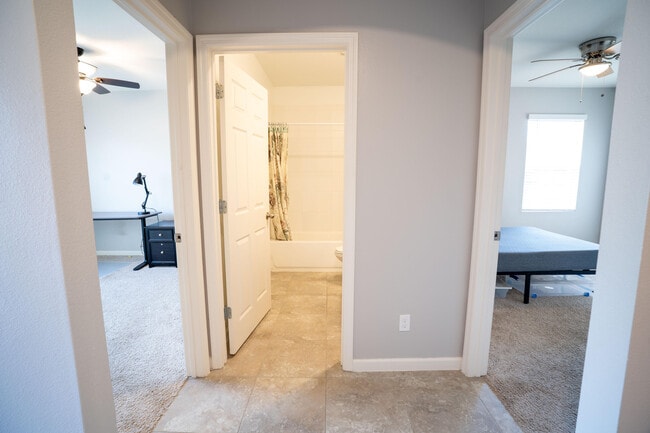 Building Photo - 1401 SE Portillo Rd