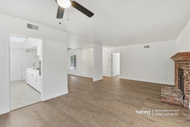 Building Photo - 6539 Petit Ave