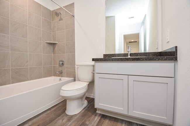 Building Photo - 5735 Sycamore Glen Dr