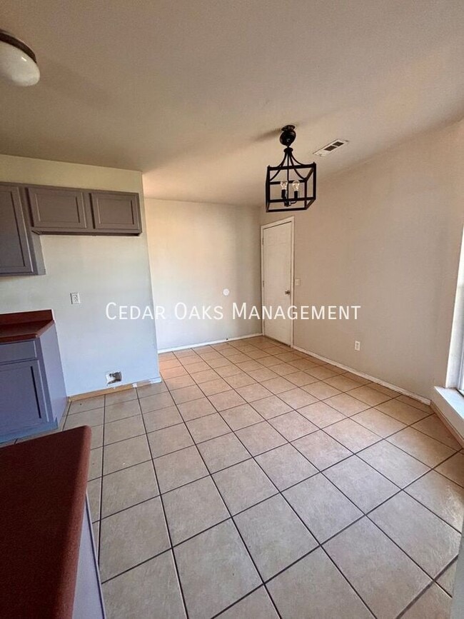 Building Photo - 2520 Mary Phelps Dr