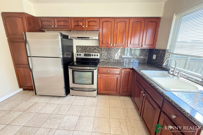 Building Photo - Comfortable 4-Bedroom, 2.5-Bath Home with ...