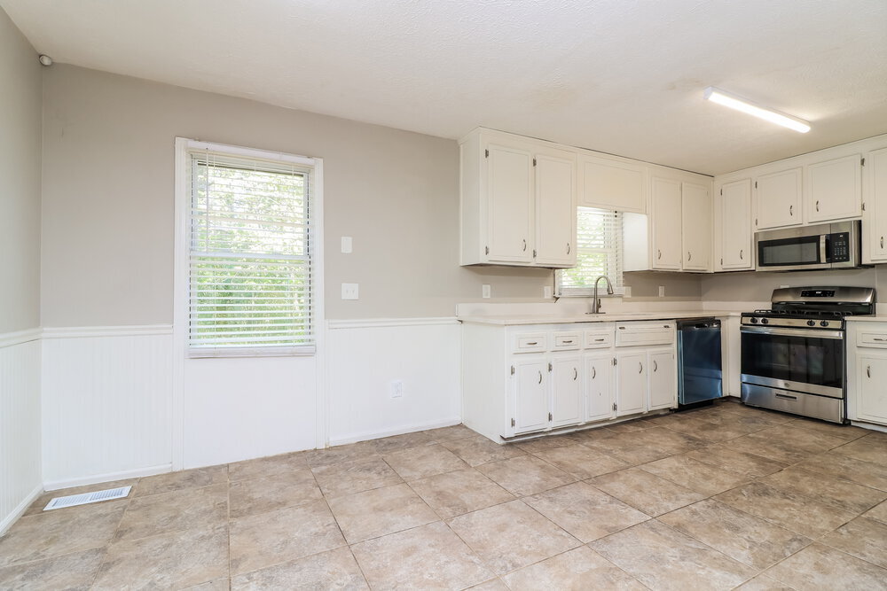 Building Photo - 3138 Calumet Cir NW