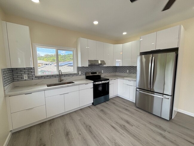 Building Photo - 1674 Kino St