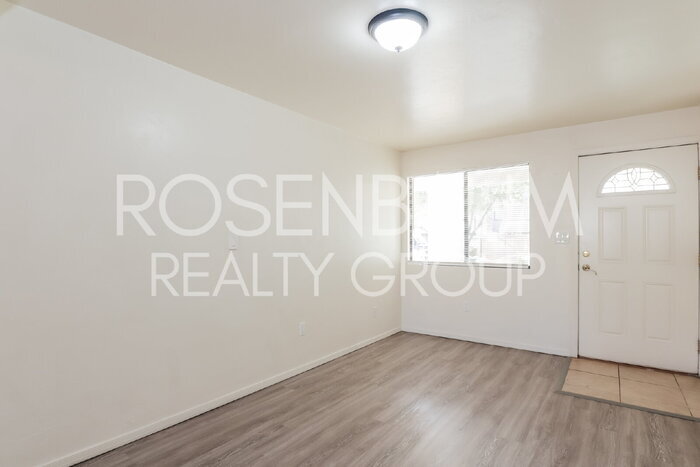 Building Photo - 455 W Kelso St