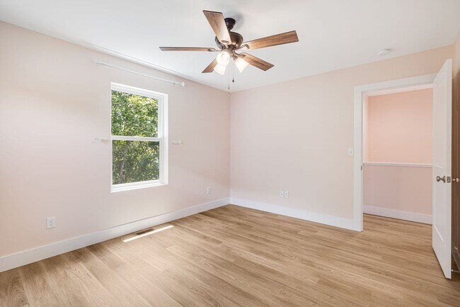Building Photo - Elevated Eco-Friendly 2-Bedroom Home in Sw...