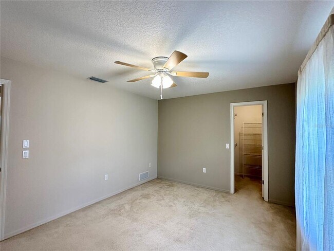 Building Photo - 5024 Southern Pine Cir
