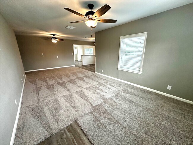 Building Photo - 318 Melton St