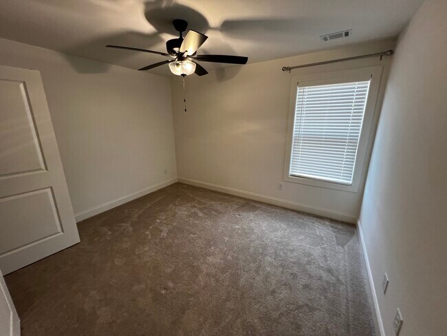 Building Photo - 129 Stewarts Lndg Dr