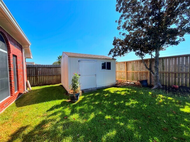 Building Photo - 9509 Dry Springs Dr