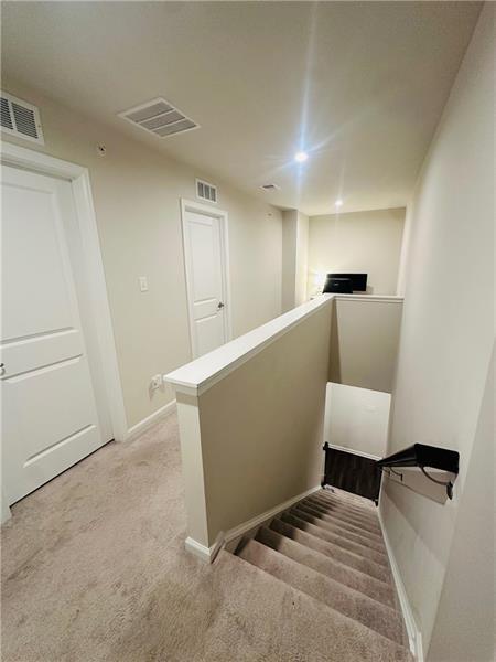 Building Photo - 445 Greenwood Dr