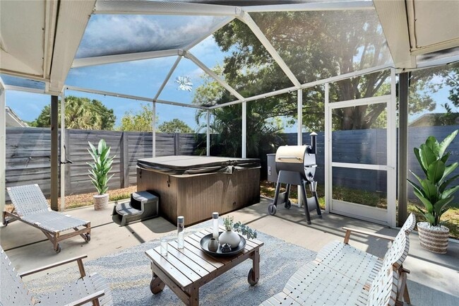 Building Photo - 2552 Bramblewood Dr W