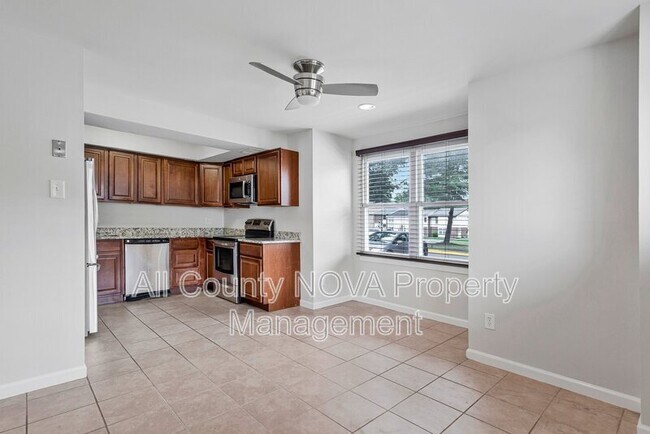 Building Photo - 9995 Campus Way S