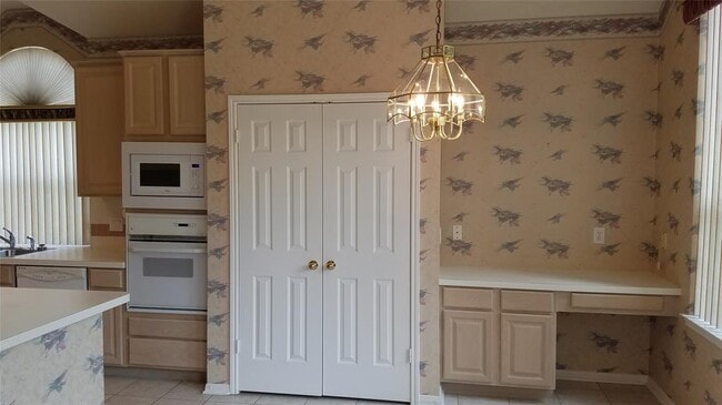 Building Photo - 2727 Gregway Ln