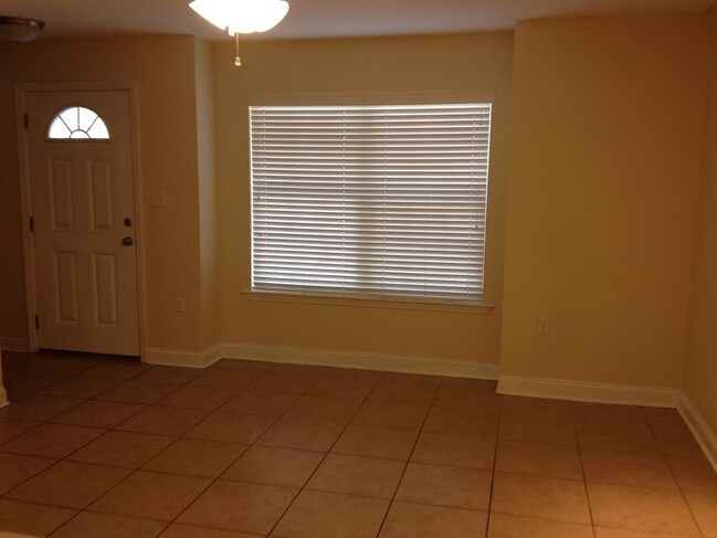 Building Photo - 2401 Jackson Bluff Rd