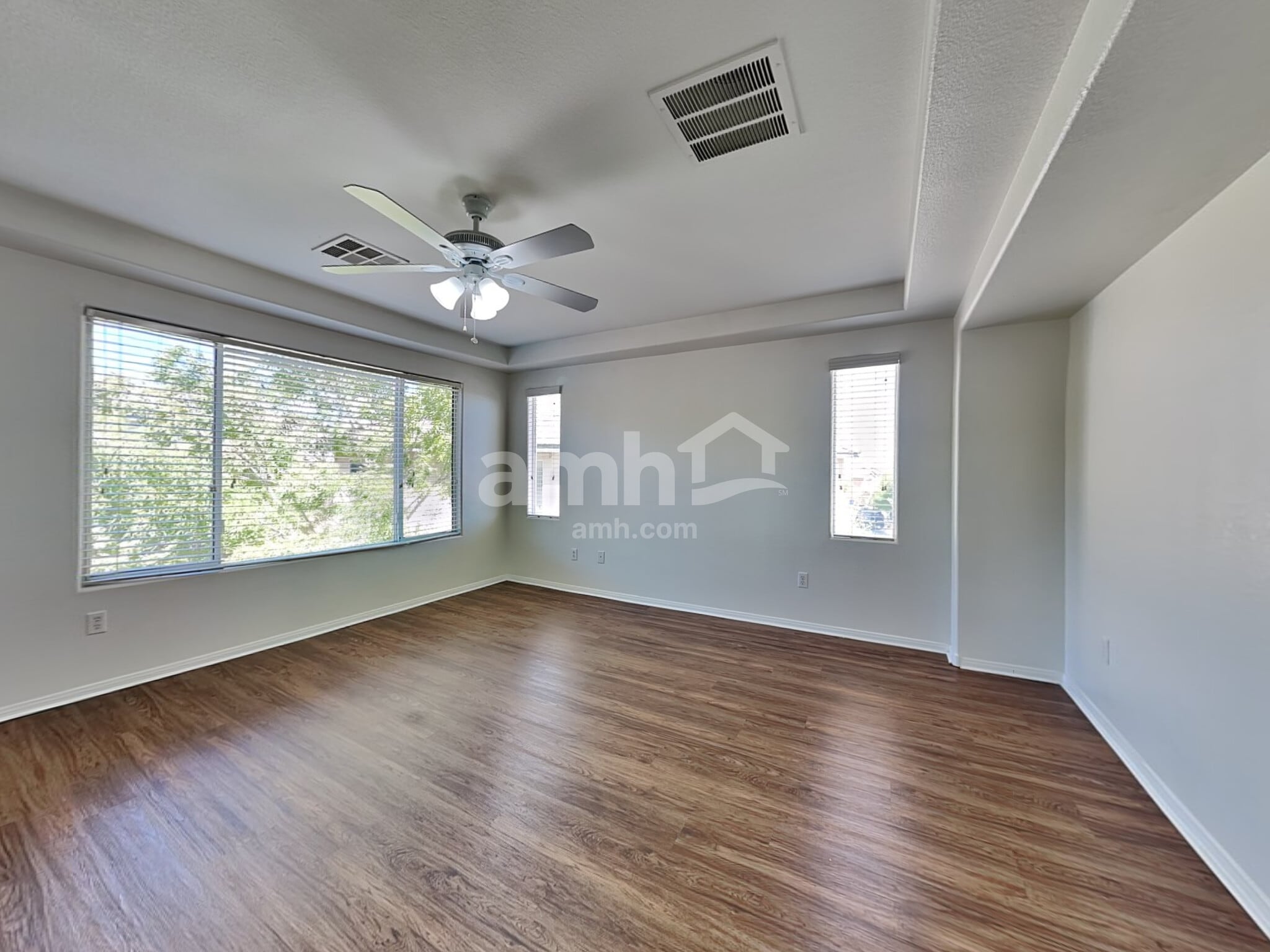 Building Photo - 10822 Elfstrom Ave