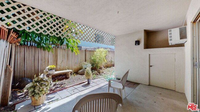 Building Photo - 12958 Valleyheart Dr