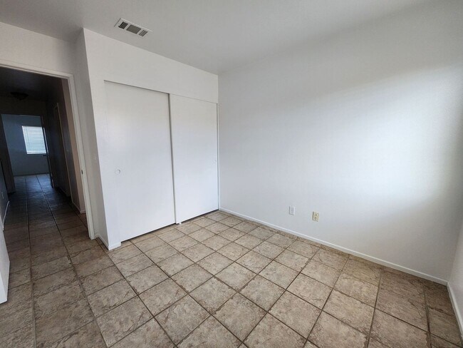 Building Photo - 71669 Sun Valley Dr