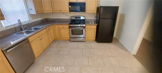 Building Photo - 2818 S Bronson Ave