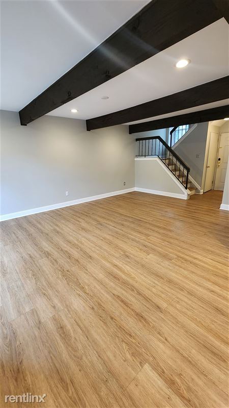 Building Photo - 3613 Burbank Dr