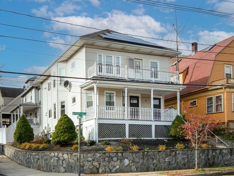 Building Photo - 181 Metropolitan Ave