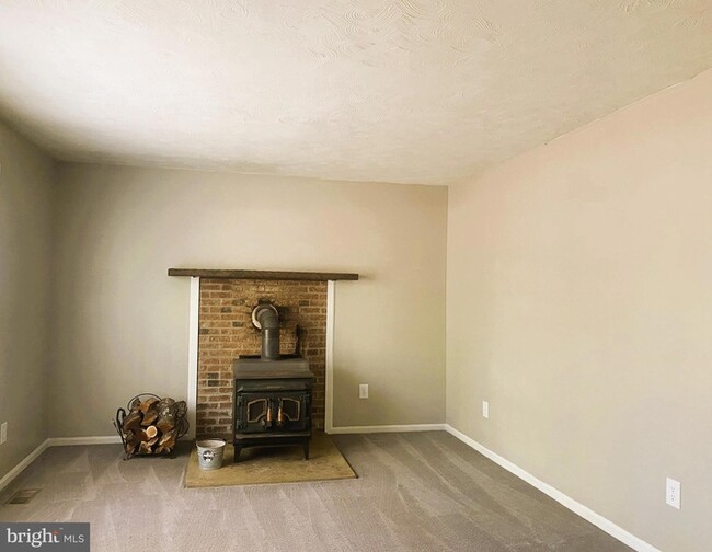 Building Photo - 6009 Noranda Dr