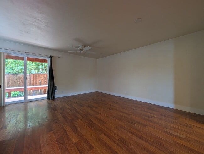 Building Photo - Beautiful 2-Bedroom, 2.5-Bath Condo Near A...