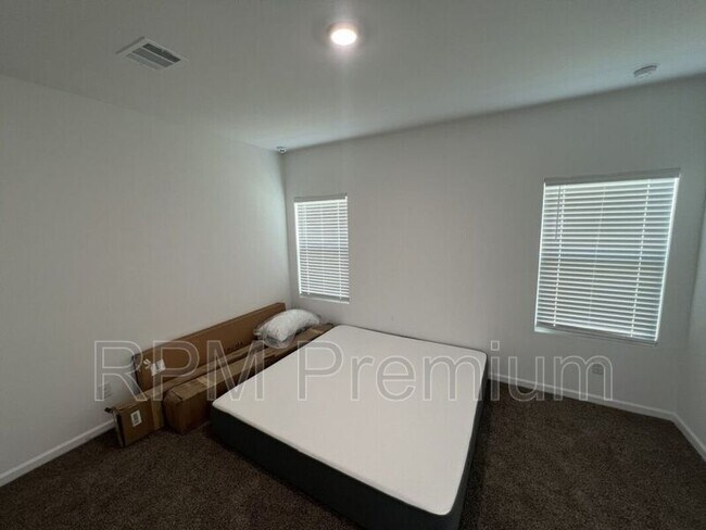 Building Photo - 1255 Drago Dr