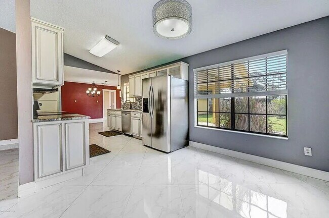 Building Photo - Remodeled Home Near Schools