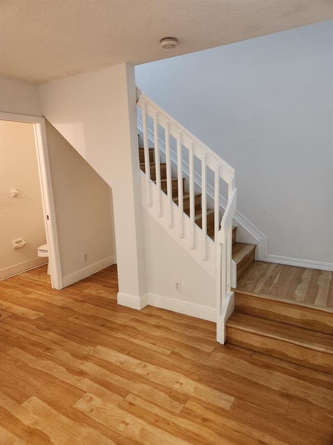 Building Photo - 1137 American Way