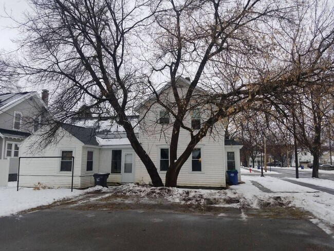 Building Photo - 1130 Prospect Ave