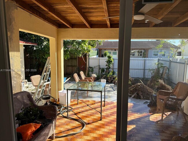 Building Photo - 1280 W 38th St