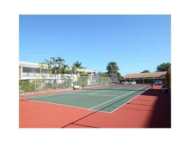 Building Photo - 3040 NE 16th Ave