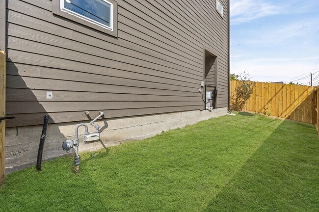 Building Photo - 5109 Avenue J