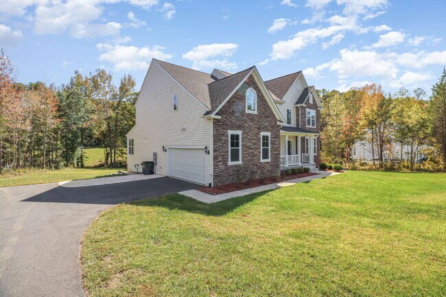 Building Photo - Now Available for Lease – Executive Home i...